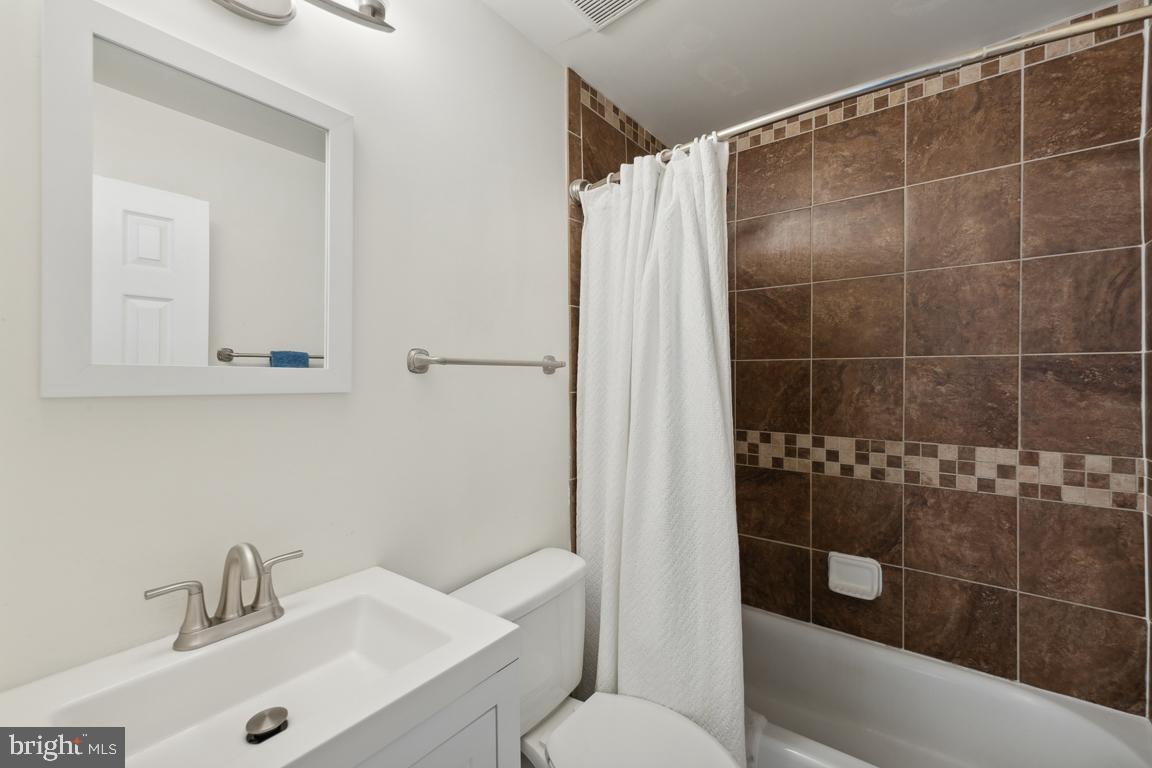 15325 WATERS EDGE CT