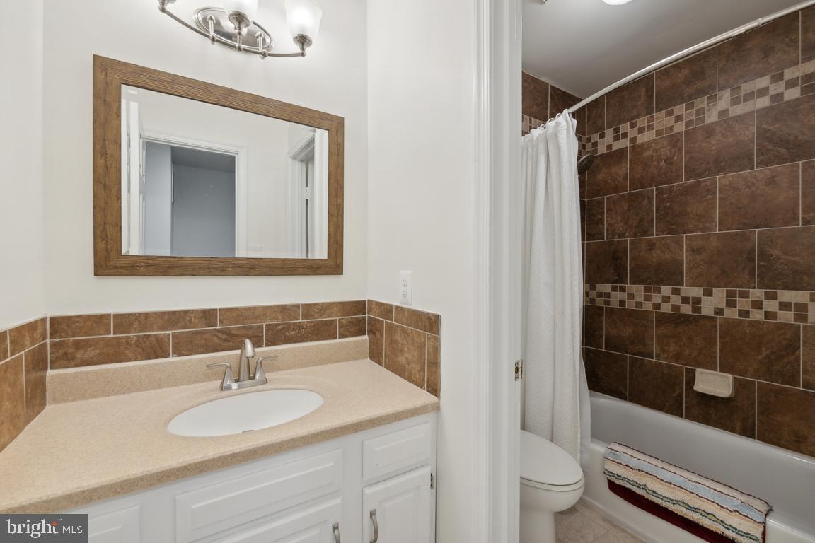 15325 WATERS EDGE CT