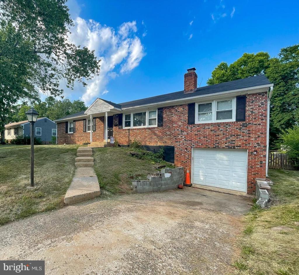 7417 Castle Rd