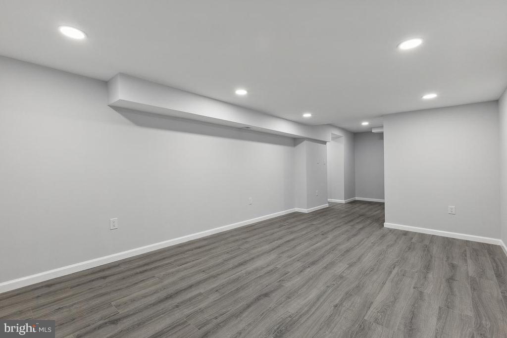 5402 Staples Ln