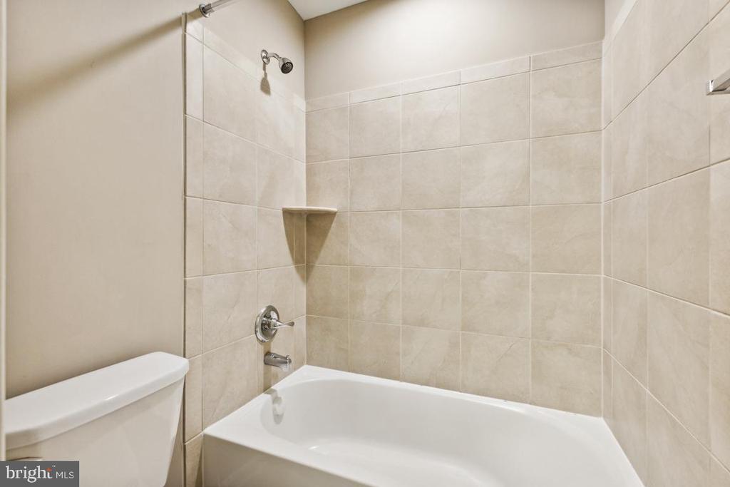 18205 Jillian Ln