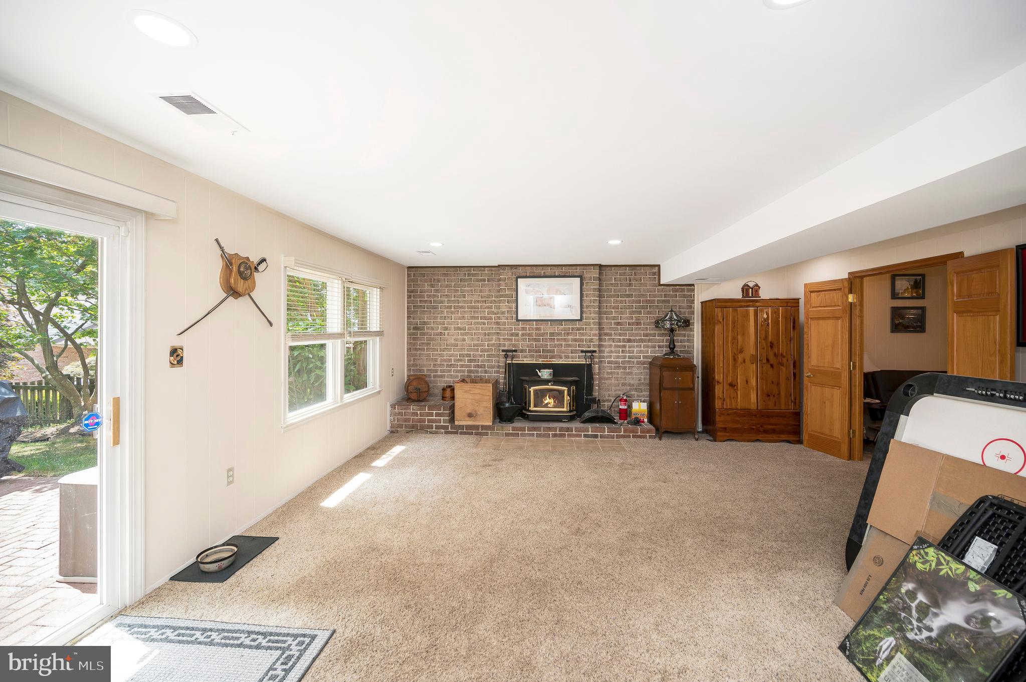 12217 Oakwood Dr
