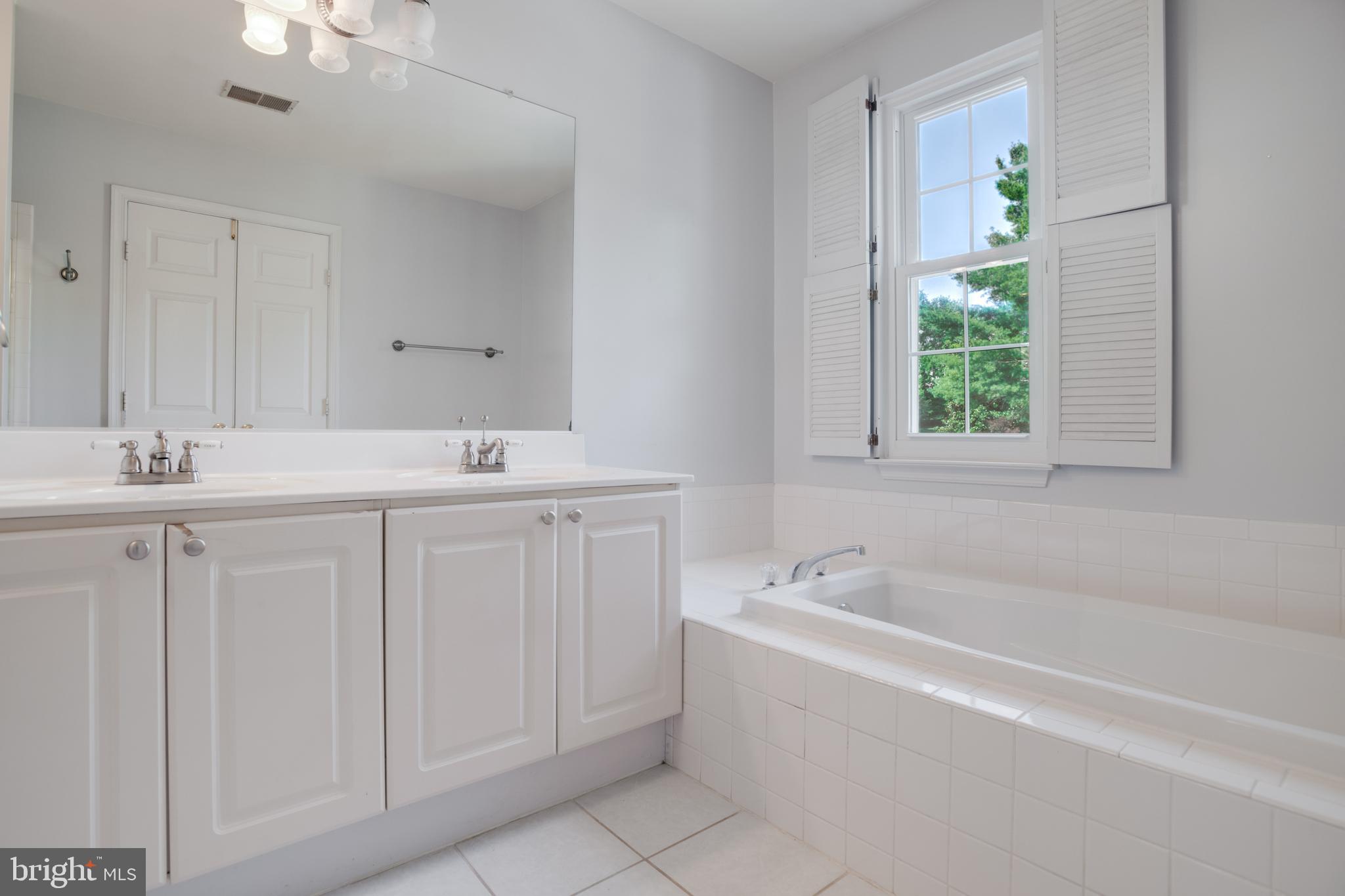 4969 Buena Vista Dr