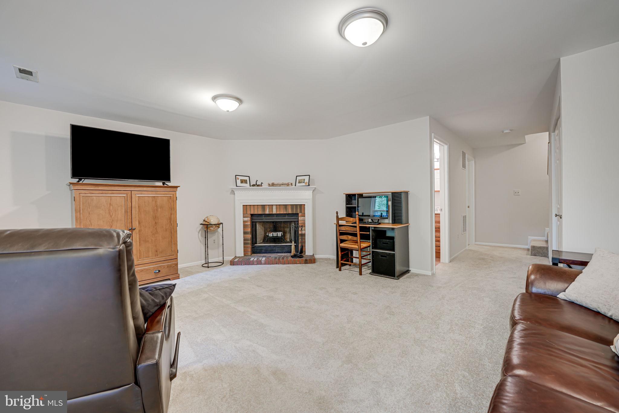 1839 Wigglesworth Way