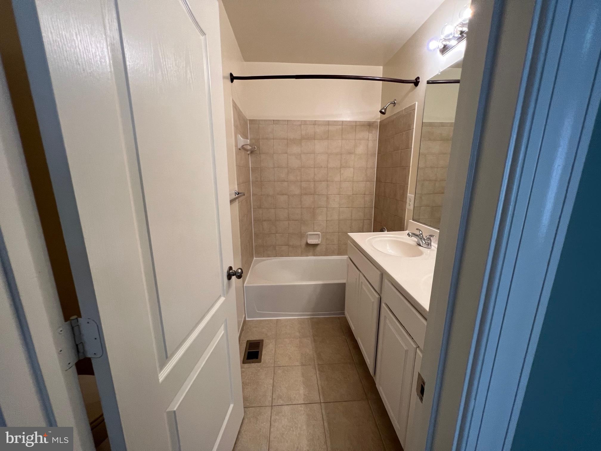 4106 POTOMAC HIGHLANDS CIR #3