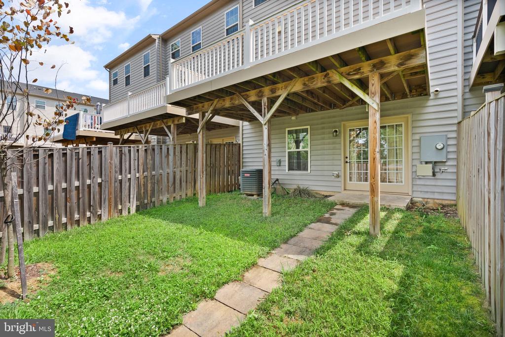 7034 DARBEY KNOLL DRIVE