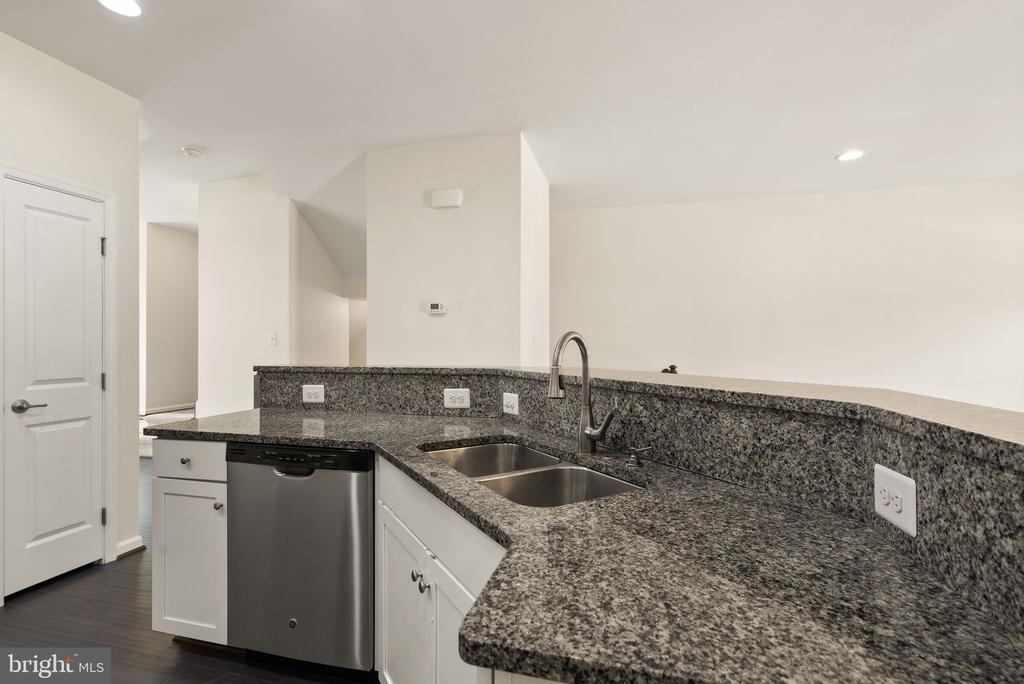 7034 DARBEY KNOLL DRIVE