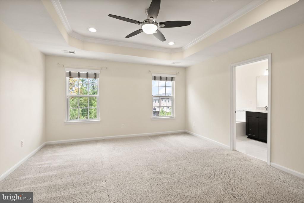 7034 DARBEY KNOLL DRIVE