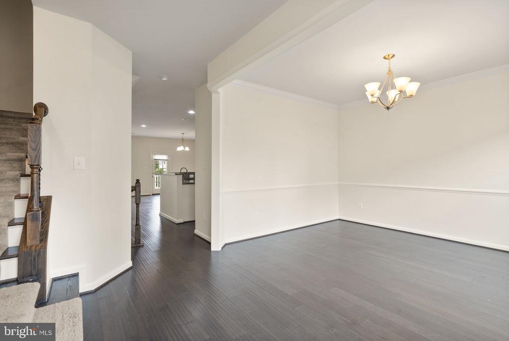 7034 DARBEY KNOLL DRIVE