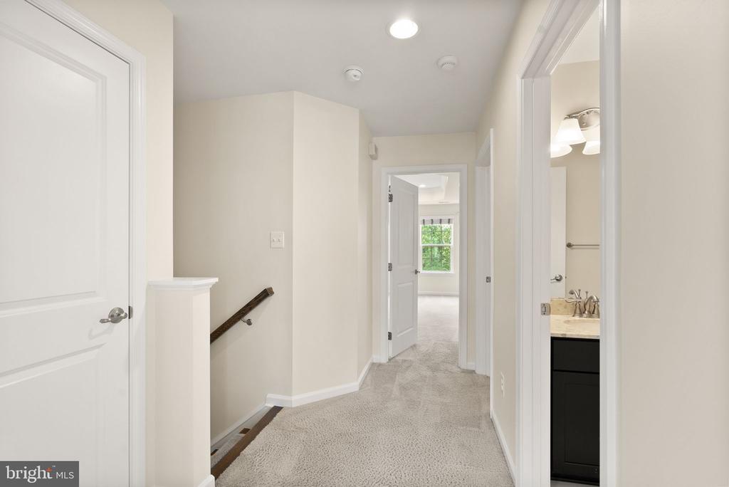 7034 DARBEY KNOLL DRIVE