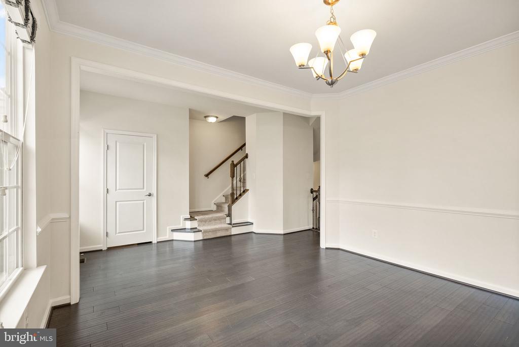 7034 DARBEY KNOLL DRIVE