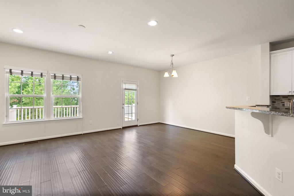 7034 DARBEY KNOLL DRIVE