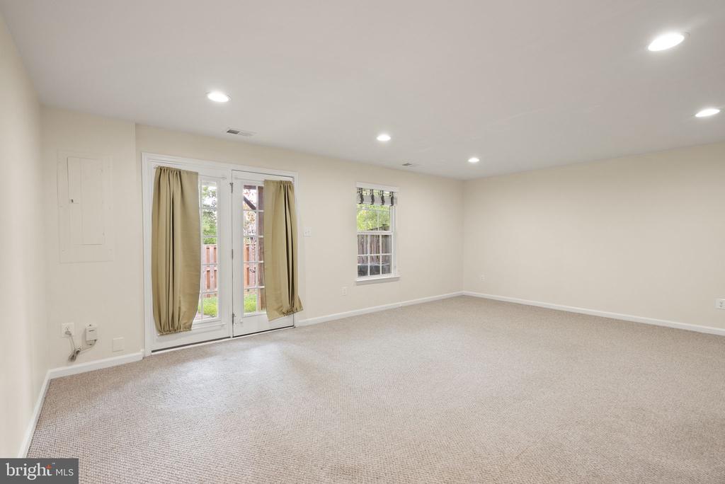 7034 DARBEY KNOLL DRIVE