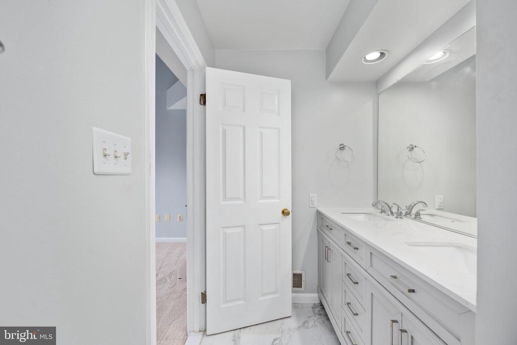 7882 Blue Gray Cir