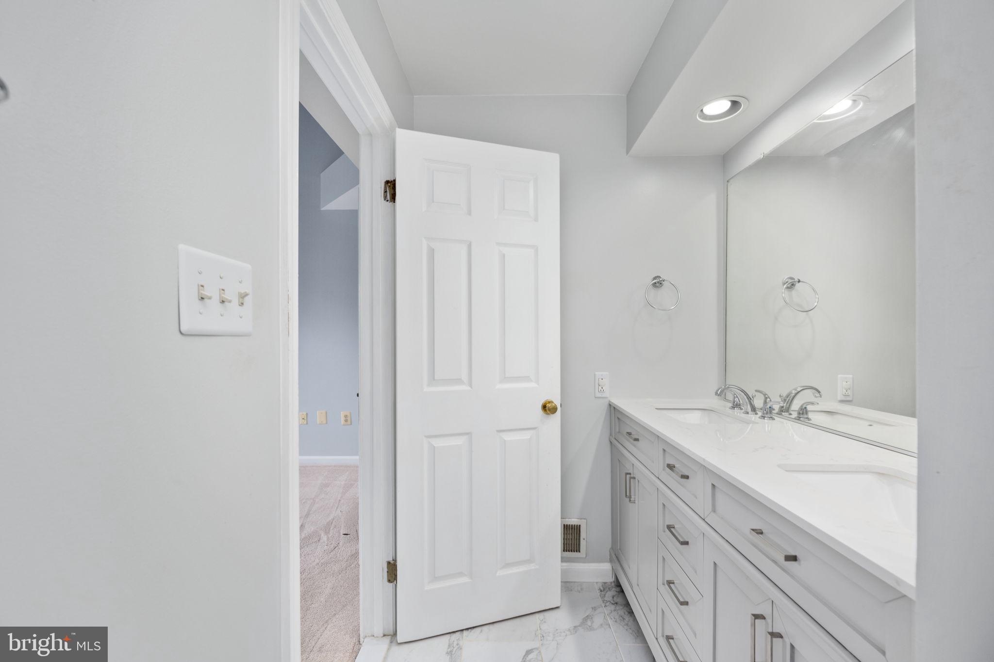 7882 Blue Gray Cir
