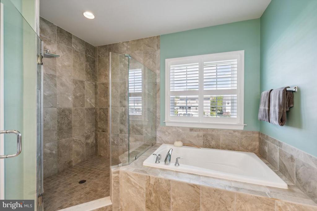 5824 Amanda Rose Ln