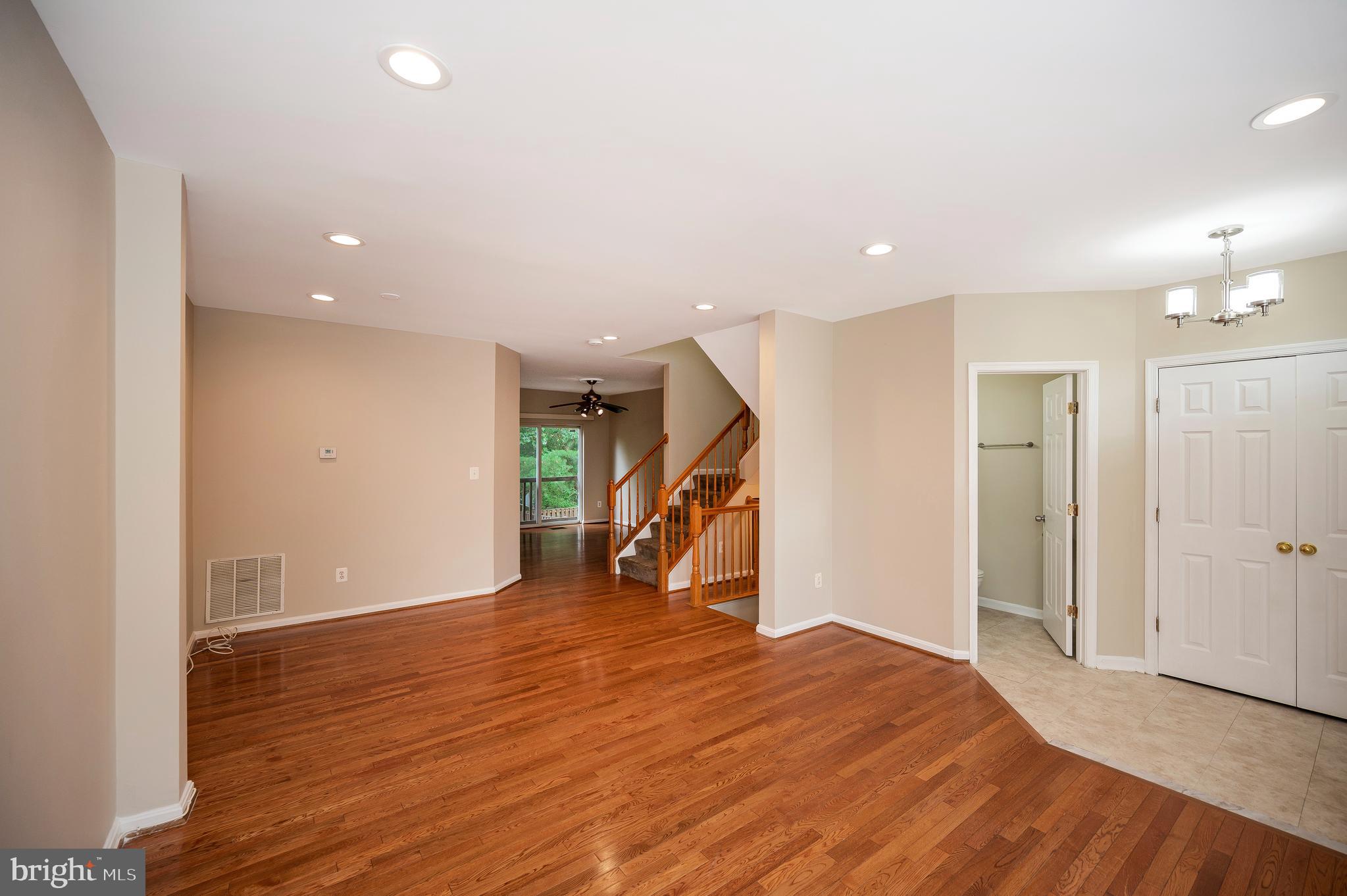 5154 Race Pointe Pl