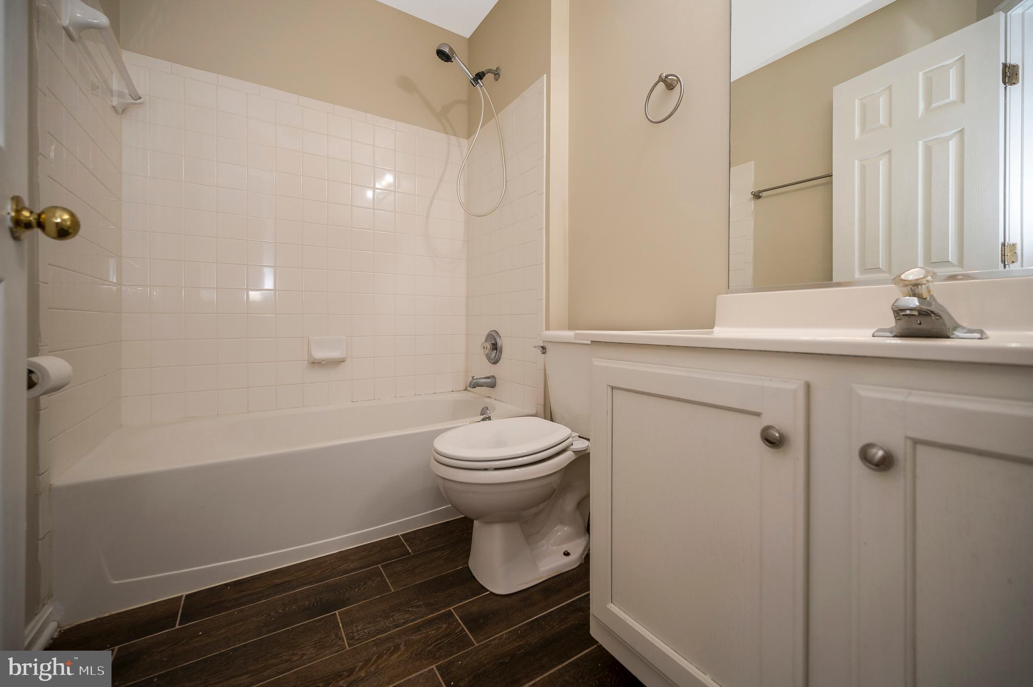 5154 Race Pointe Pl