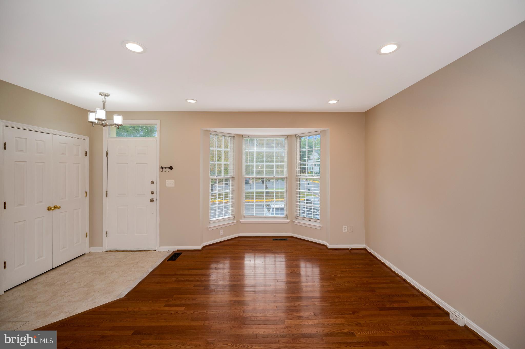 5154 Race Pointe Pl