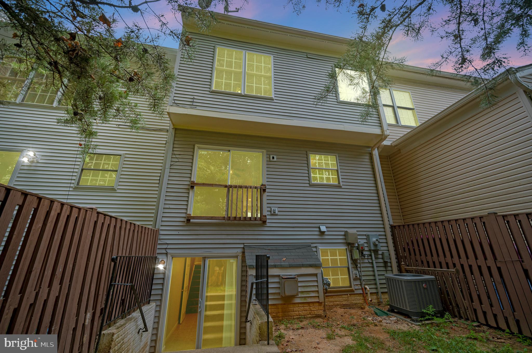 5154 Race Pointe Pl