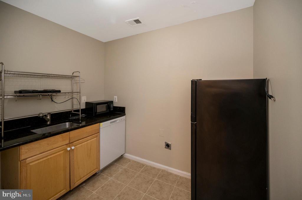 5154 Race Pointe Pl