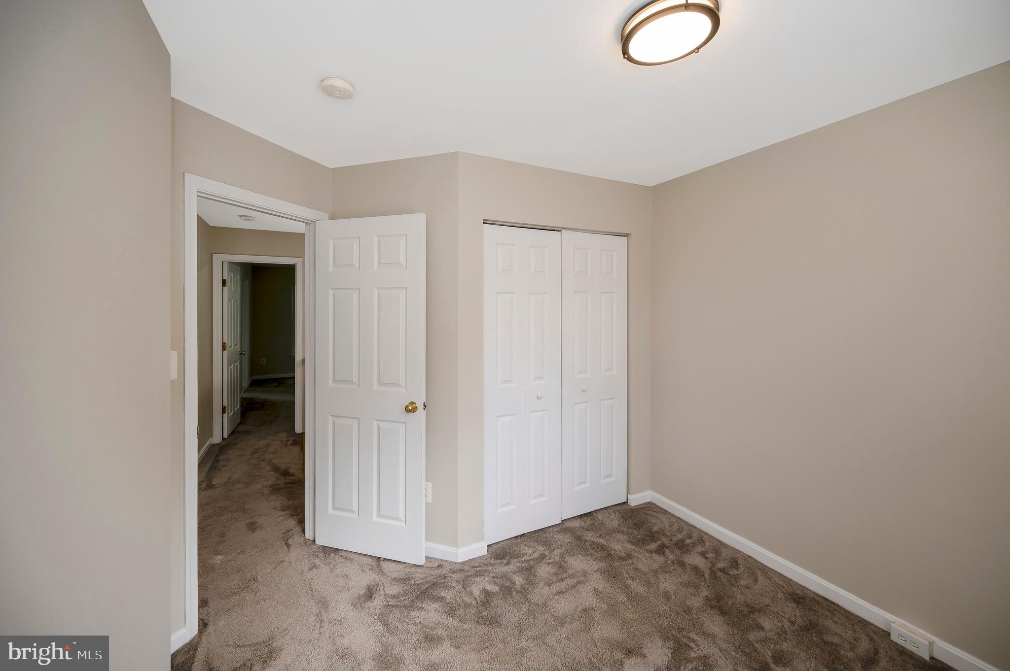 5154 Race Pointe Pl