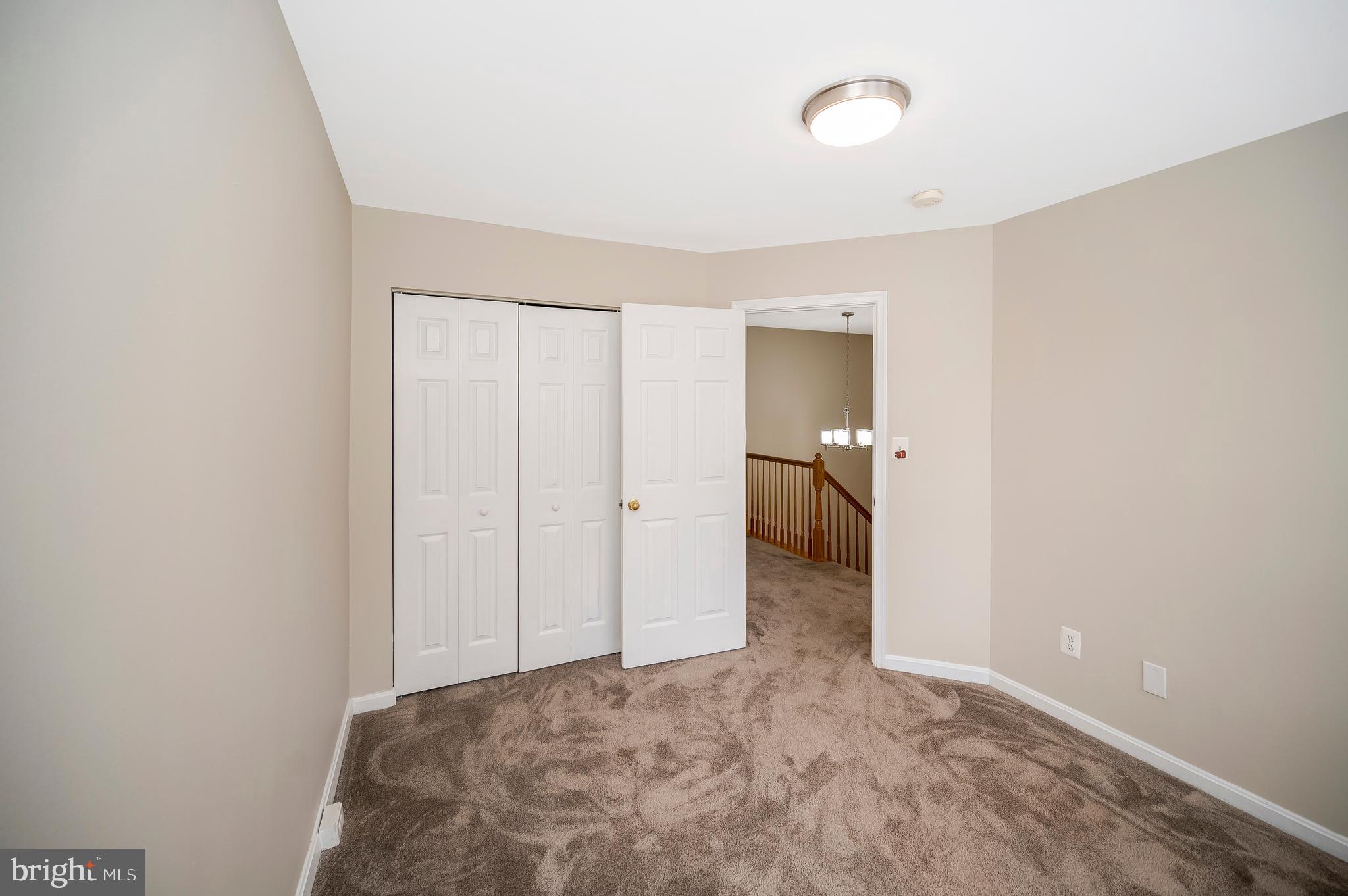 5154 Race Pointe Pl