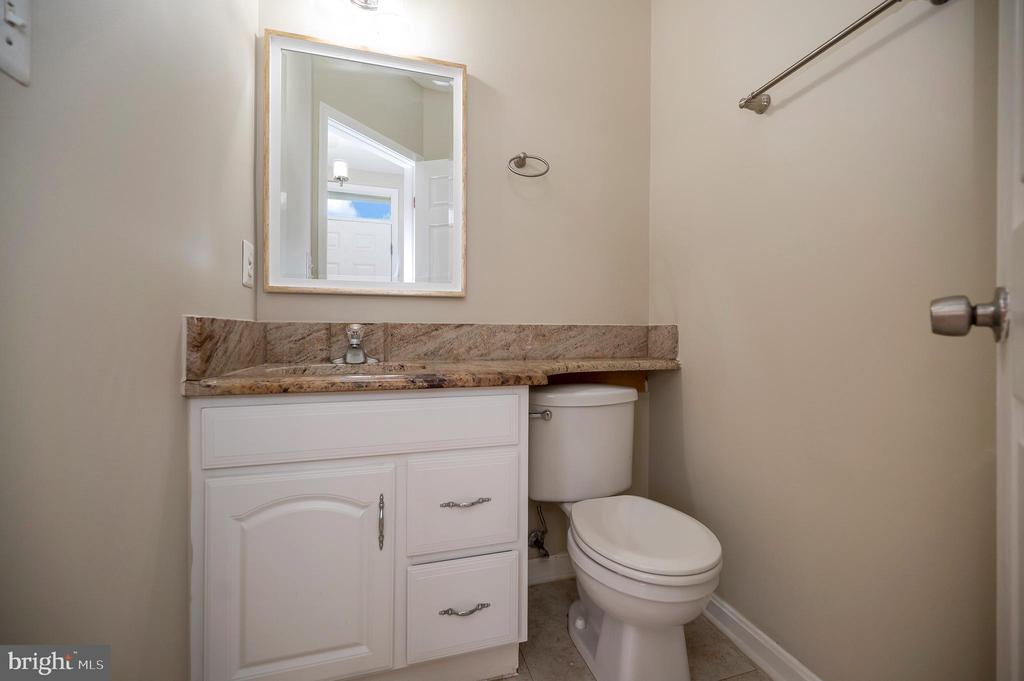 5154 Race Pointe Pl