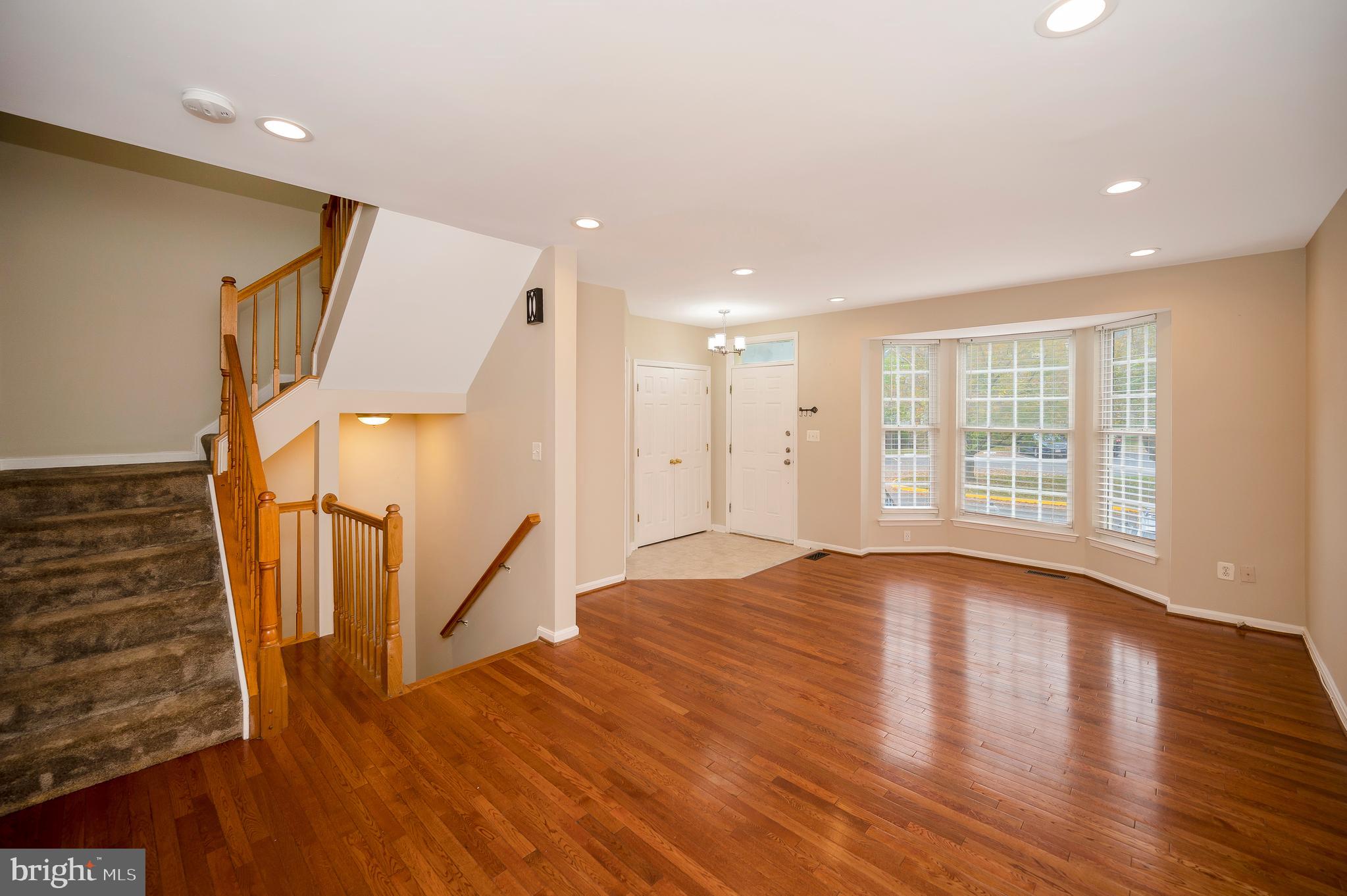 5154 Race Pointe Pl