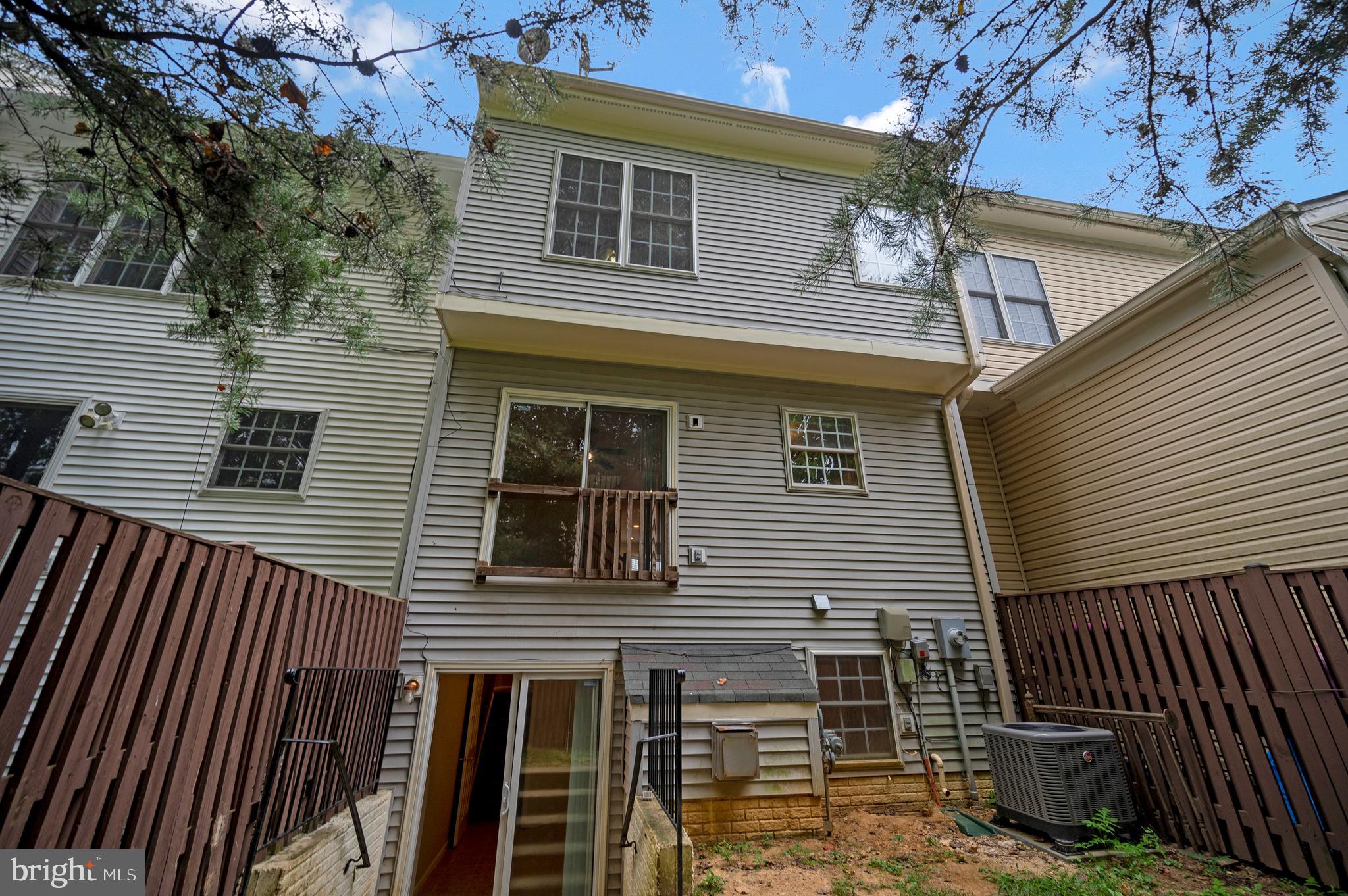 5154 Race Pointe Pl
