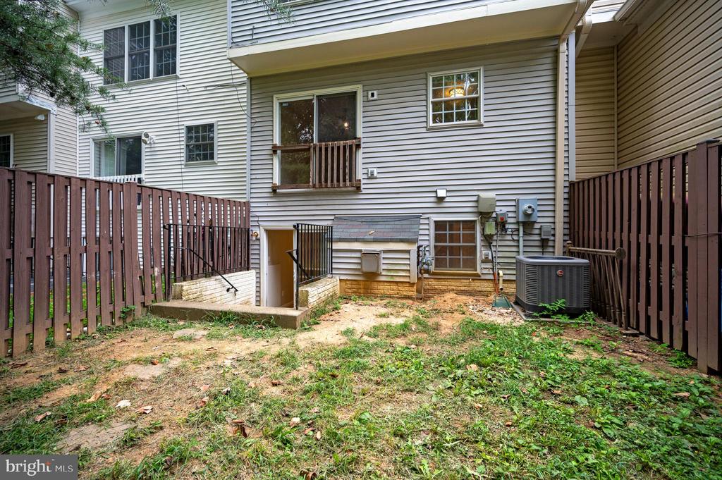 5154 Race Pointe Pl