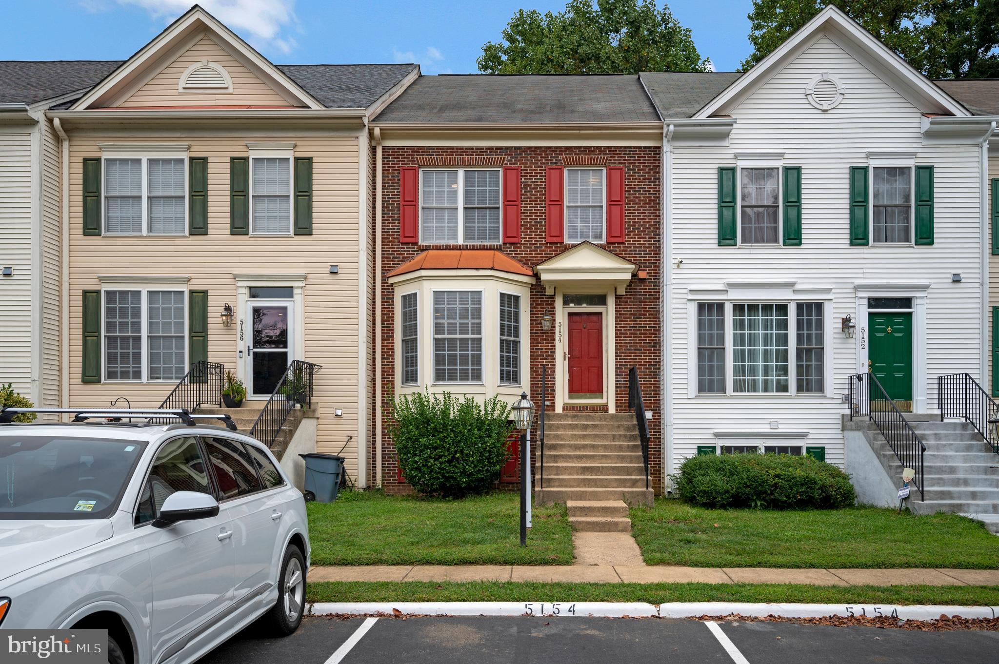5154 Race Pointe Pl