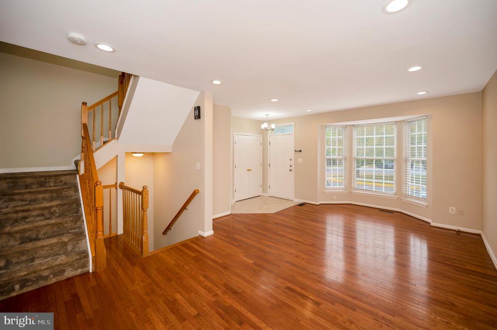 5154 Race Pointe Pl