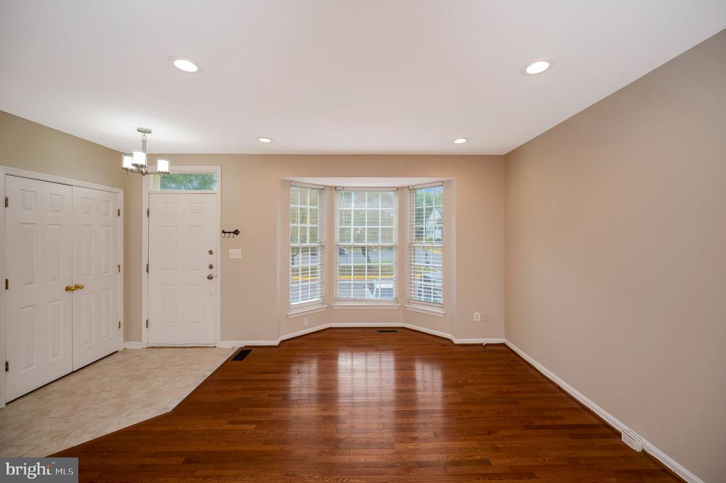 5154 Race Pointe Pl