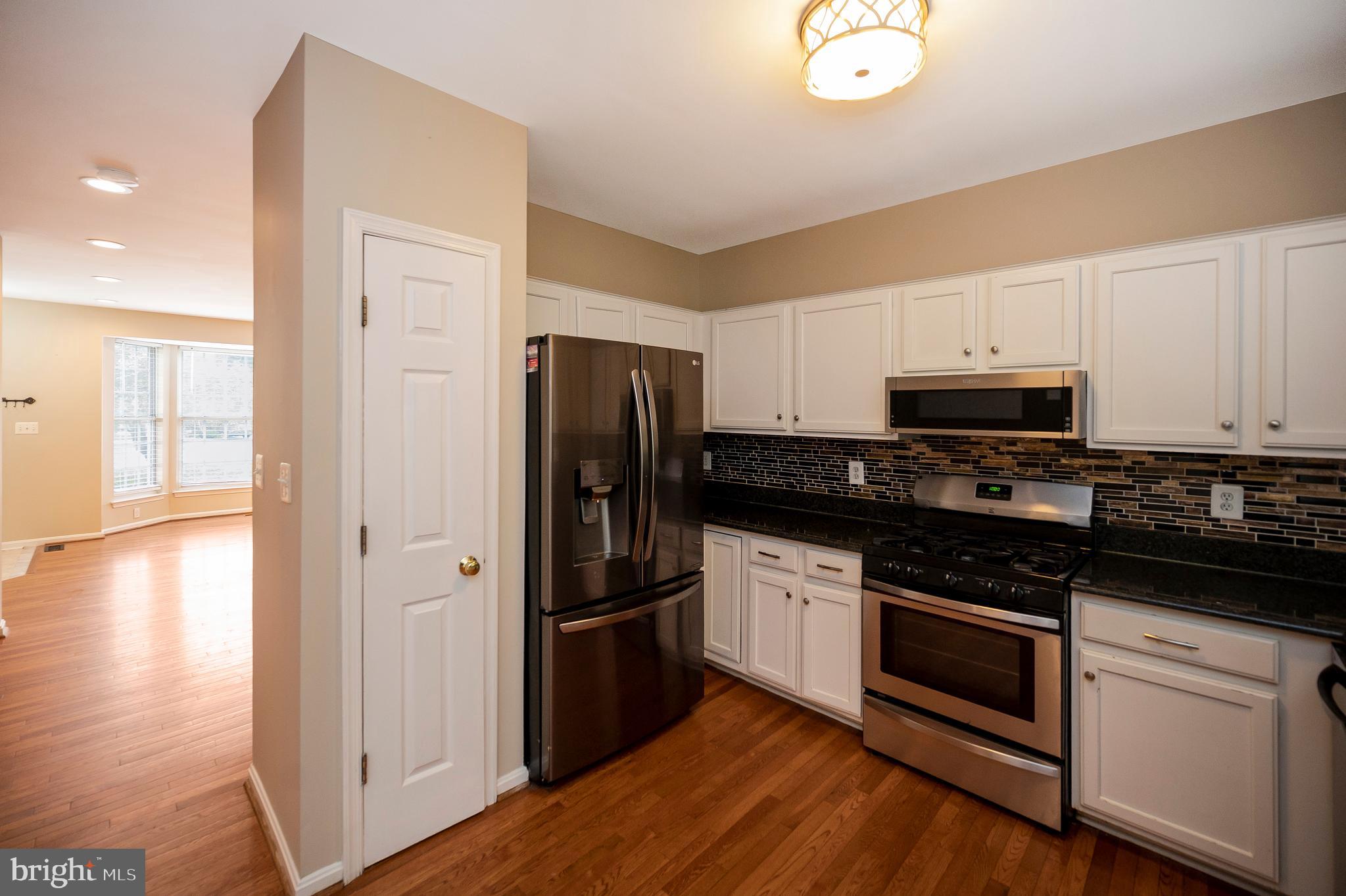 5154 Race Pointe Pl