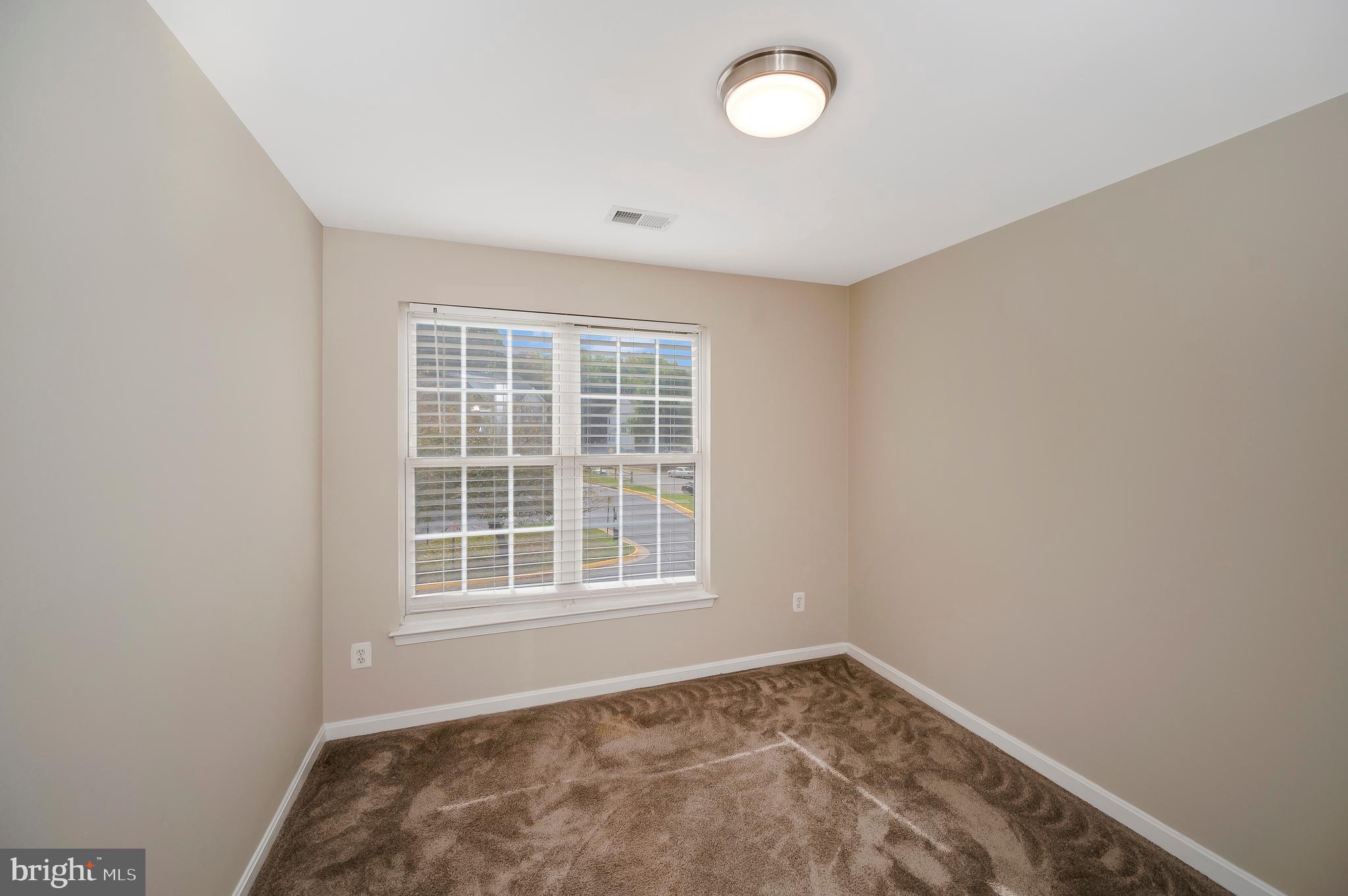 5154 Race Pointe Pl