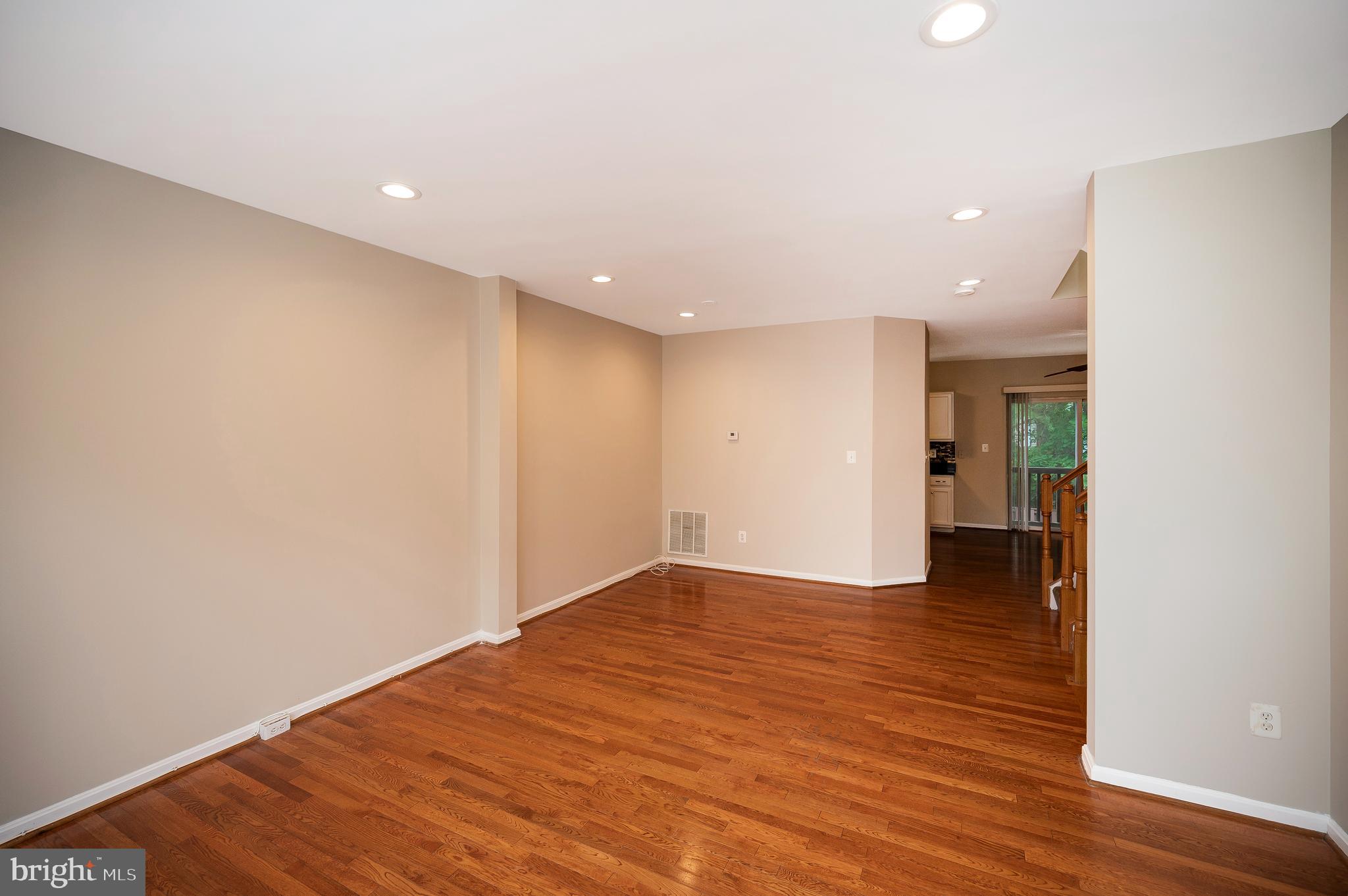5154 Race Pointe Pl