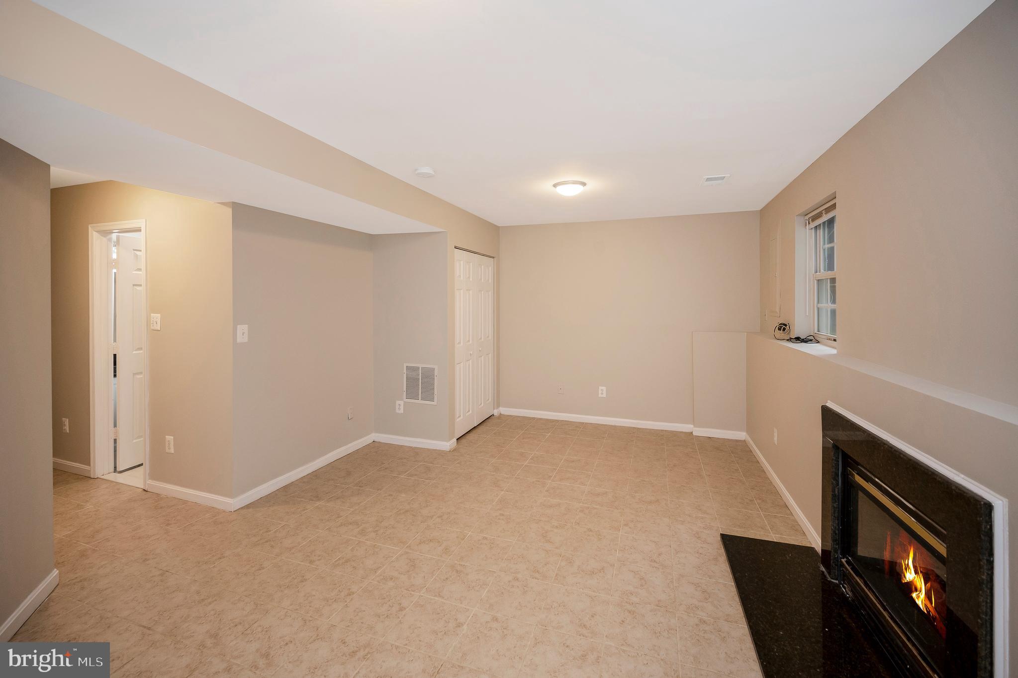 5154 Race Pointe Pl