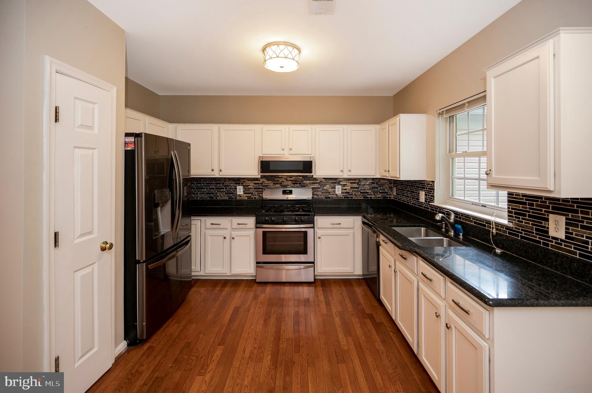 5154 Race Pointe Pl