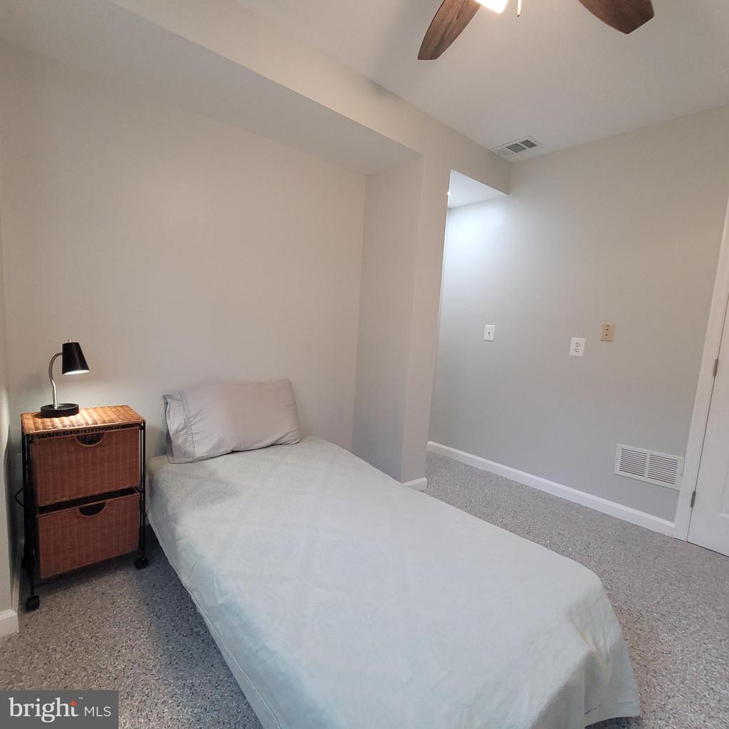 13931 MATHEWS DR #3