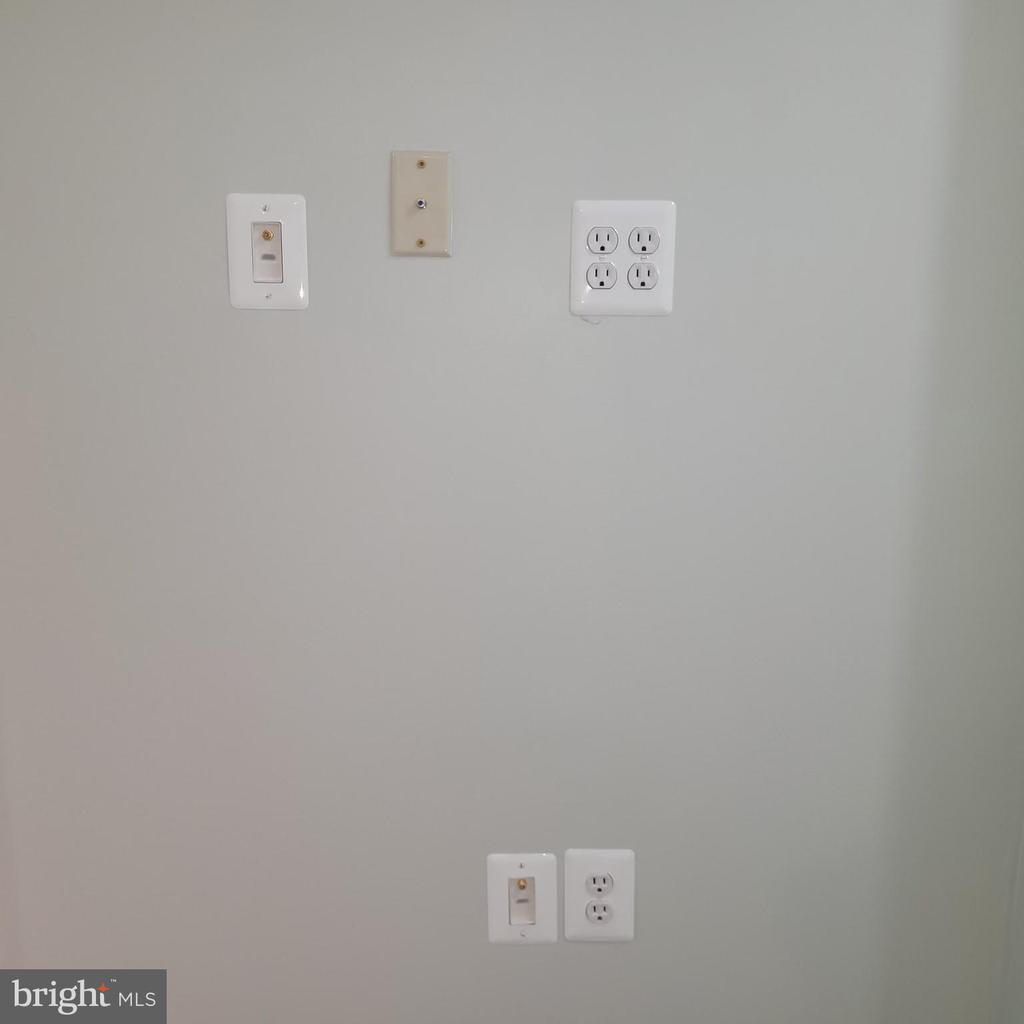 13931 MATHEWS DR #3