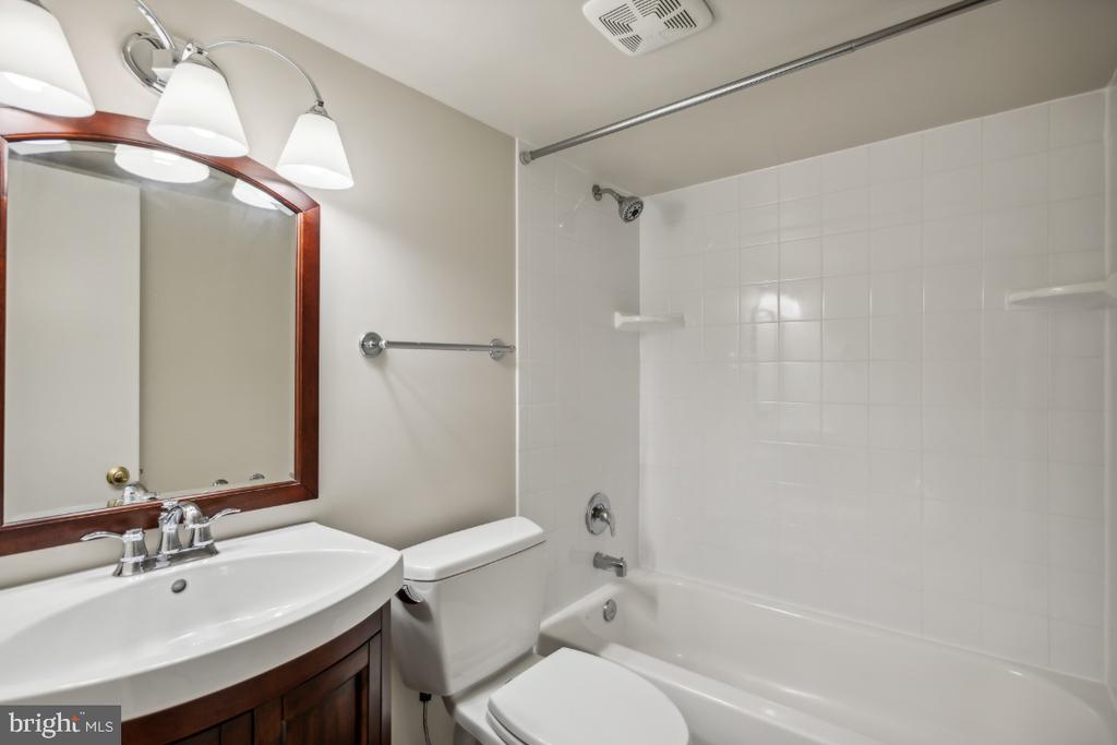 5654 SMALLWOOD COURT