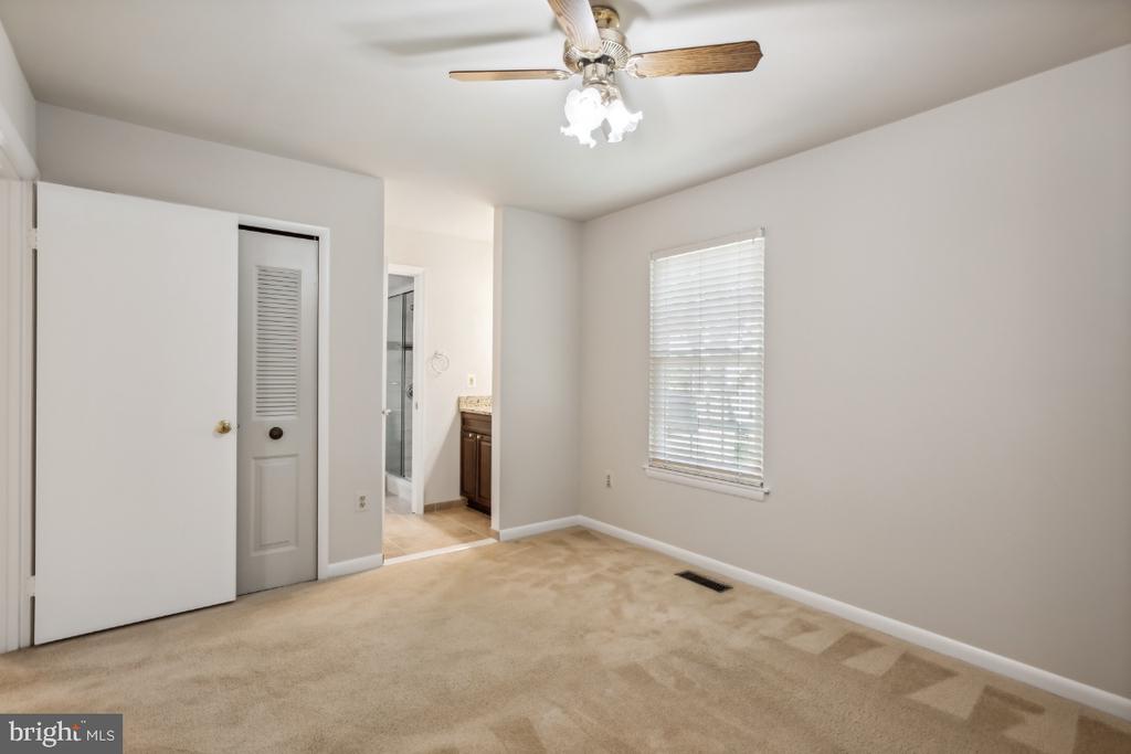 5654 SMALLWOOD COURT