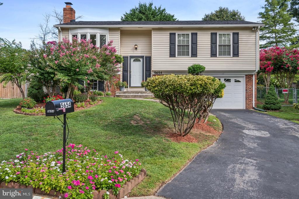 5654 SMALLWOOD COURT