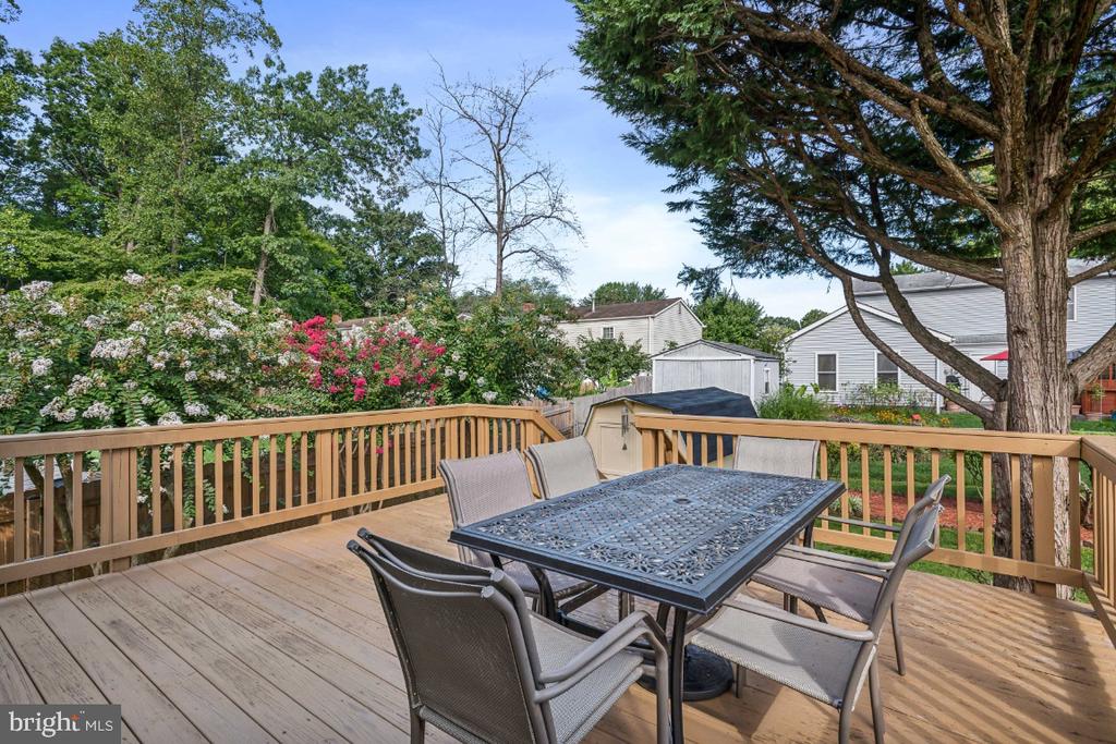 5654 SMALLWOOD COURT