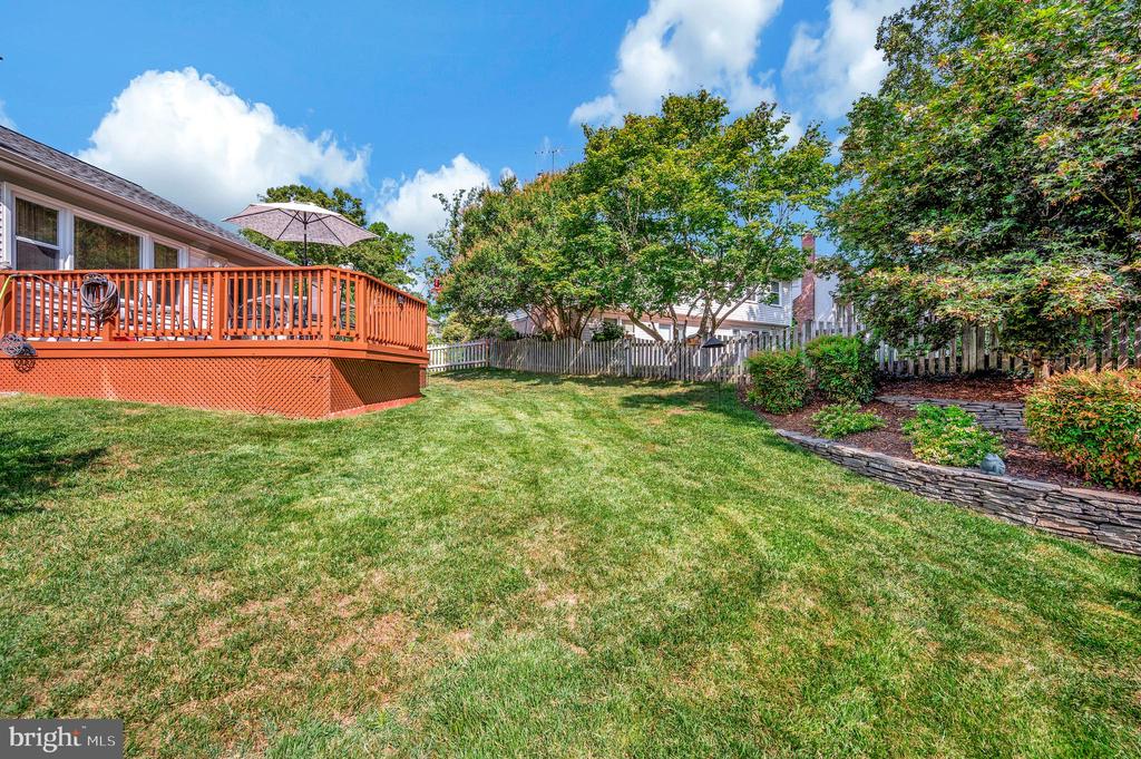 12219 Oakwood Dr