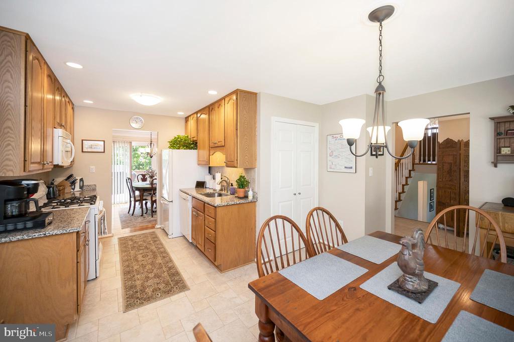 12219 Oakwood Dr