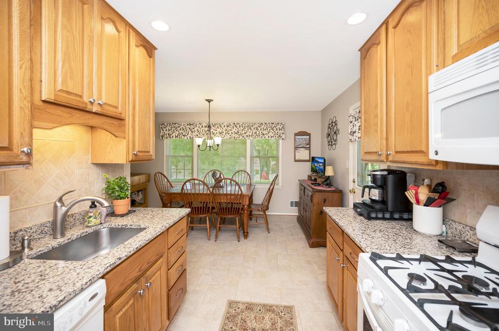 12219 Oakwood Dr
