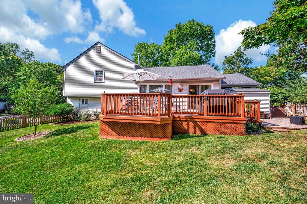 12219 Oakwood Dr