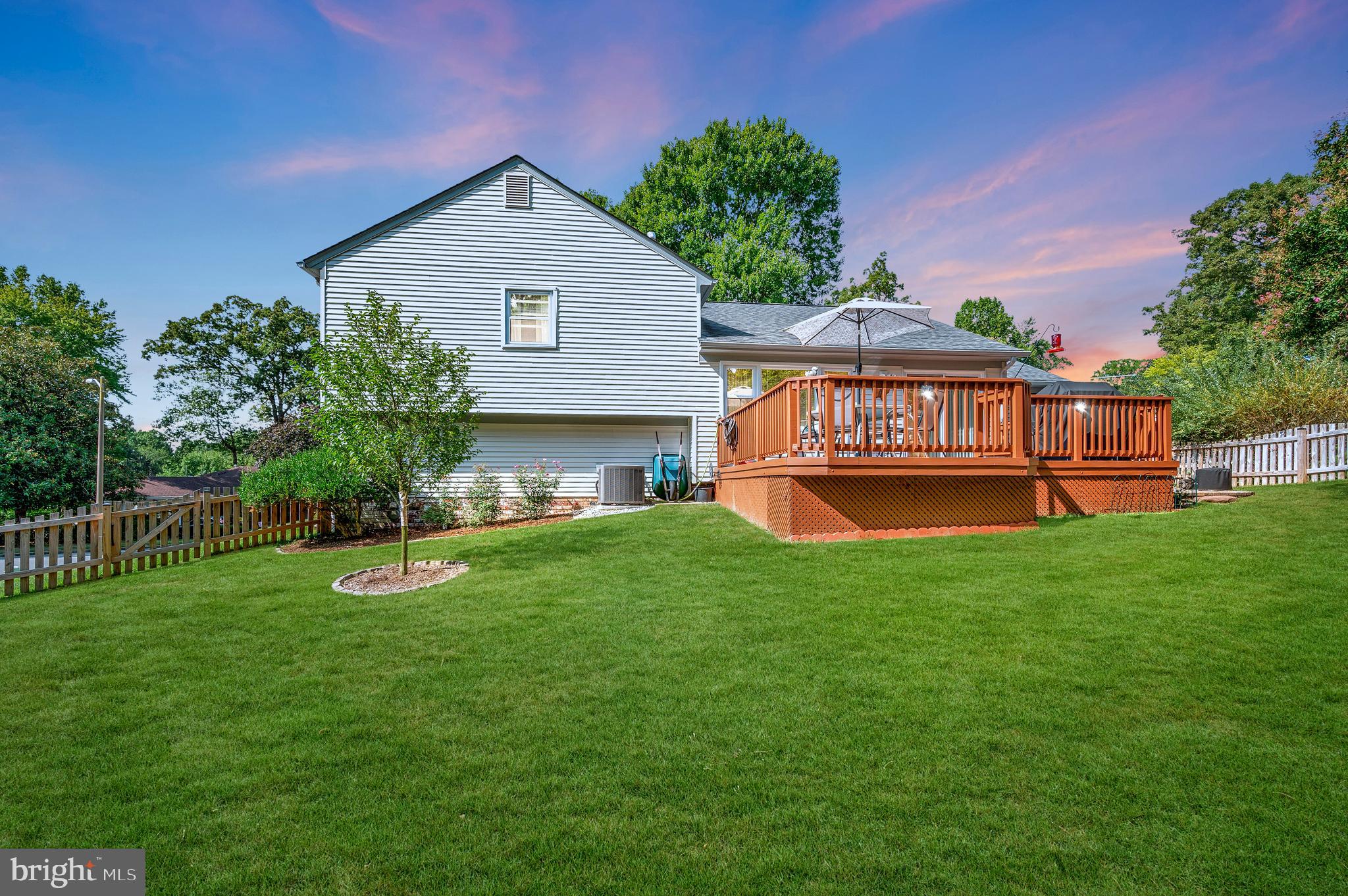 12219 Oakwood Dr